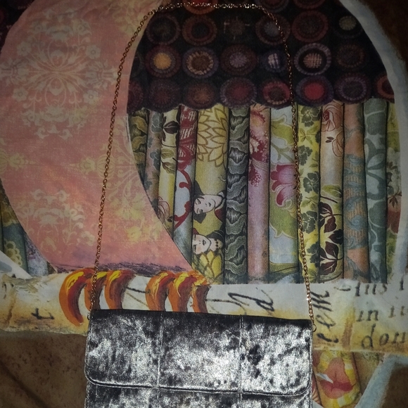 Urban Expressions Purse - Picture 2 of 6